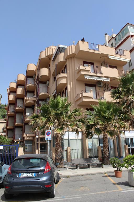 Appartamento Vista D'Incanto Giardini Naxos Exterior photo
